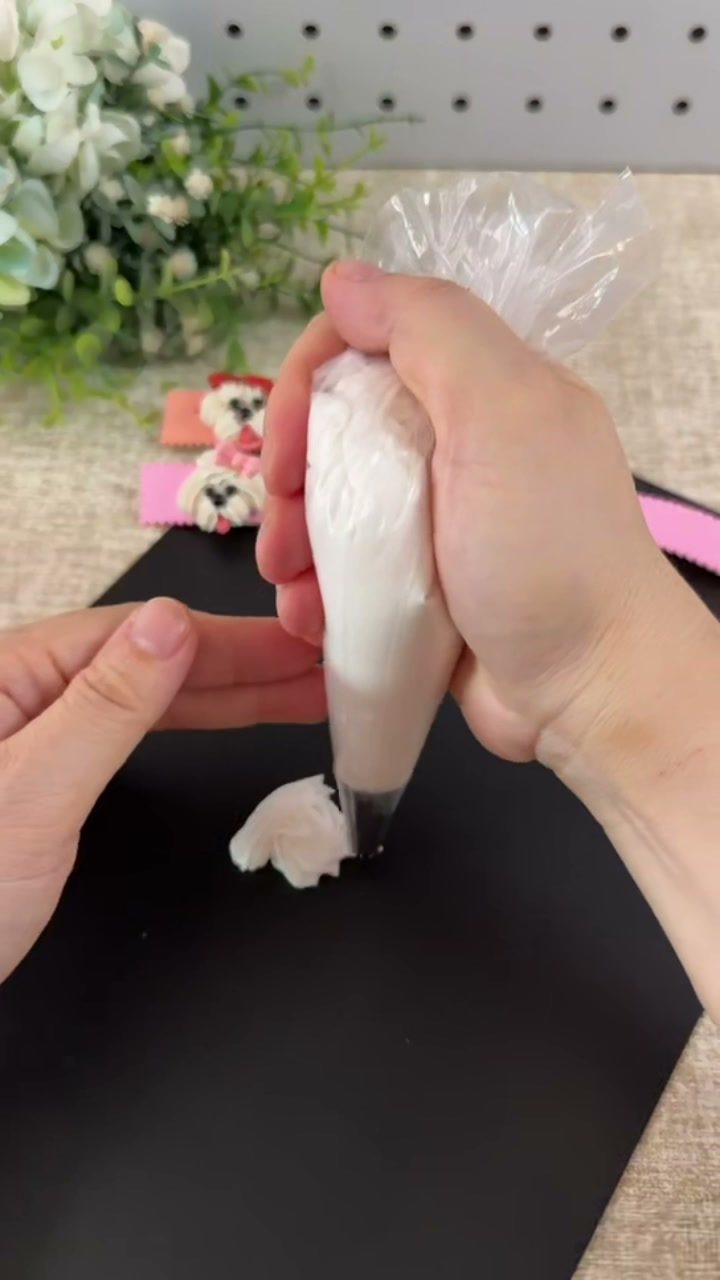 图 3:搓椭圆 + 按眼窝